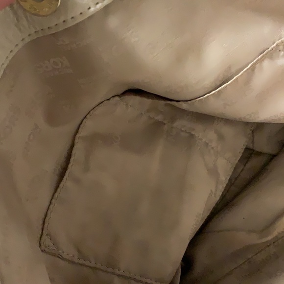 Cream Leather Michael Kors pebble hobo bag - Picture 10 of 12